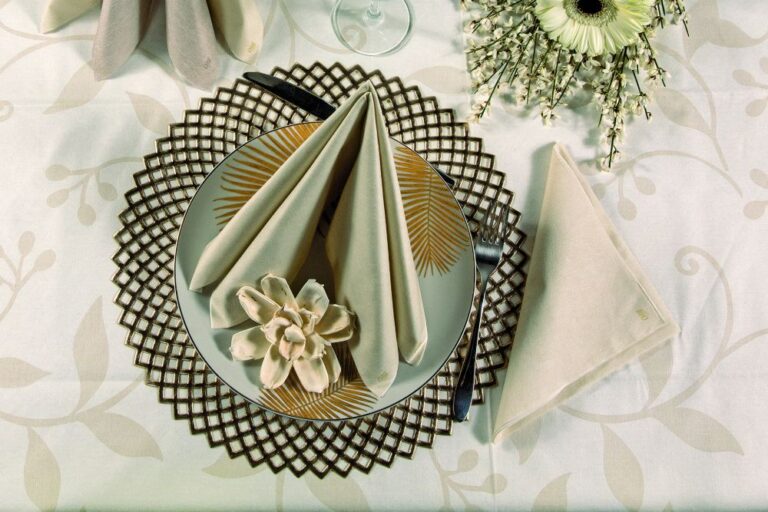 Coprimacchia in Spunlace - Decoro Satin